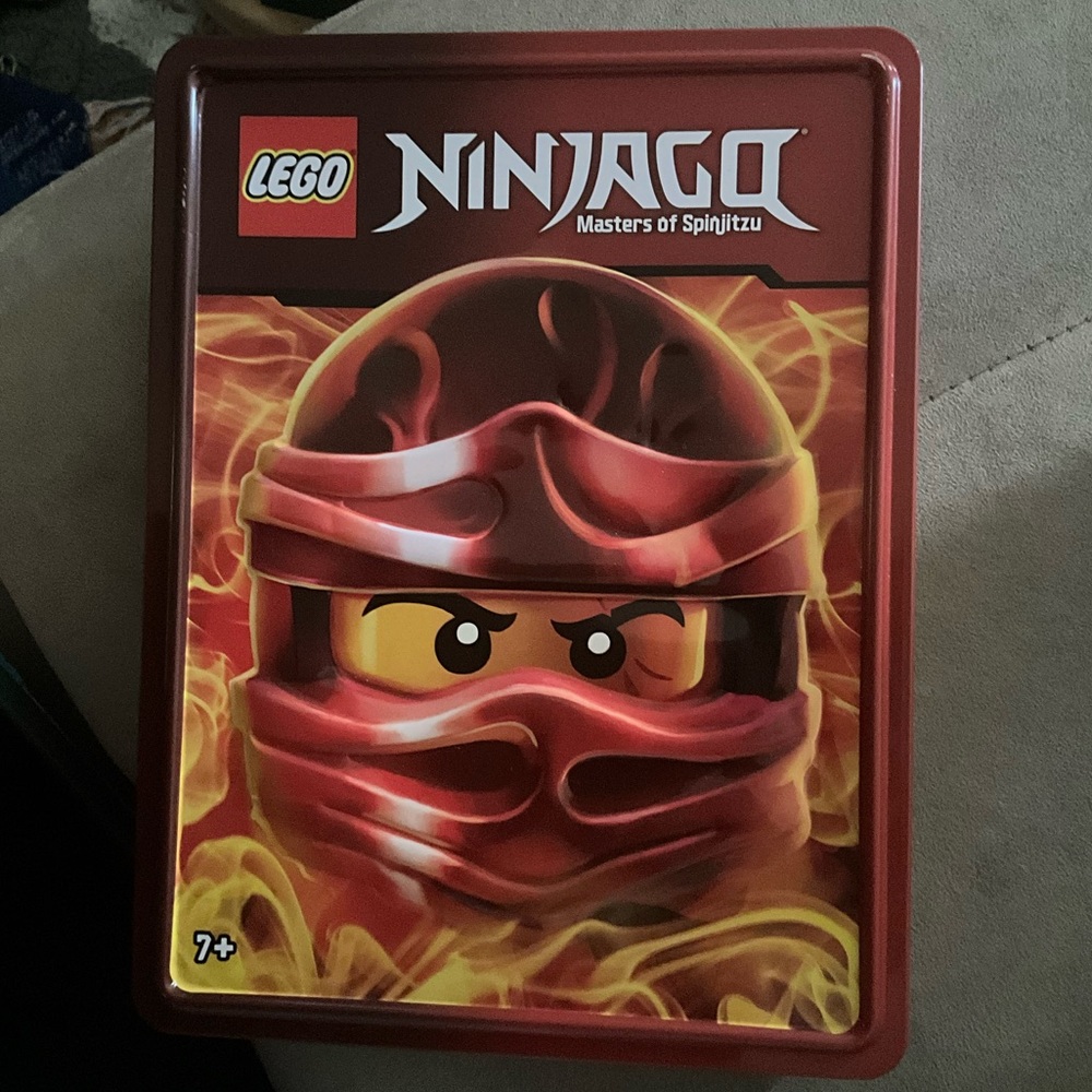 Ninjago book set with tin
